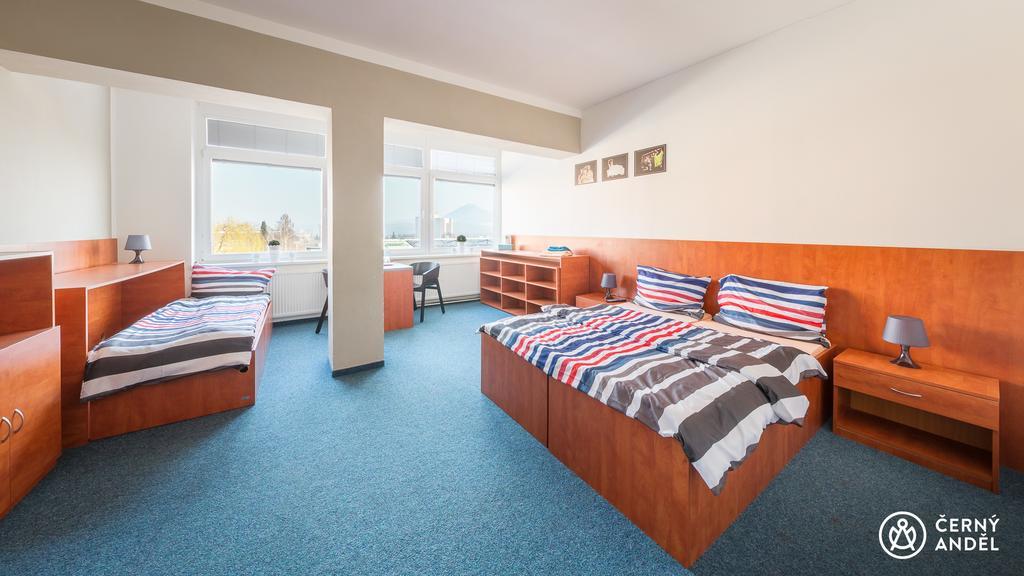 Cerny Andel Hotel Most Exterior foto