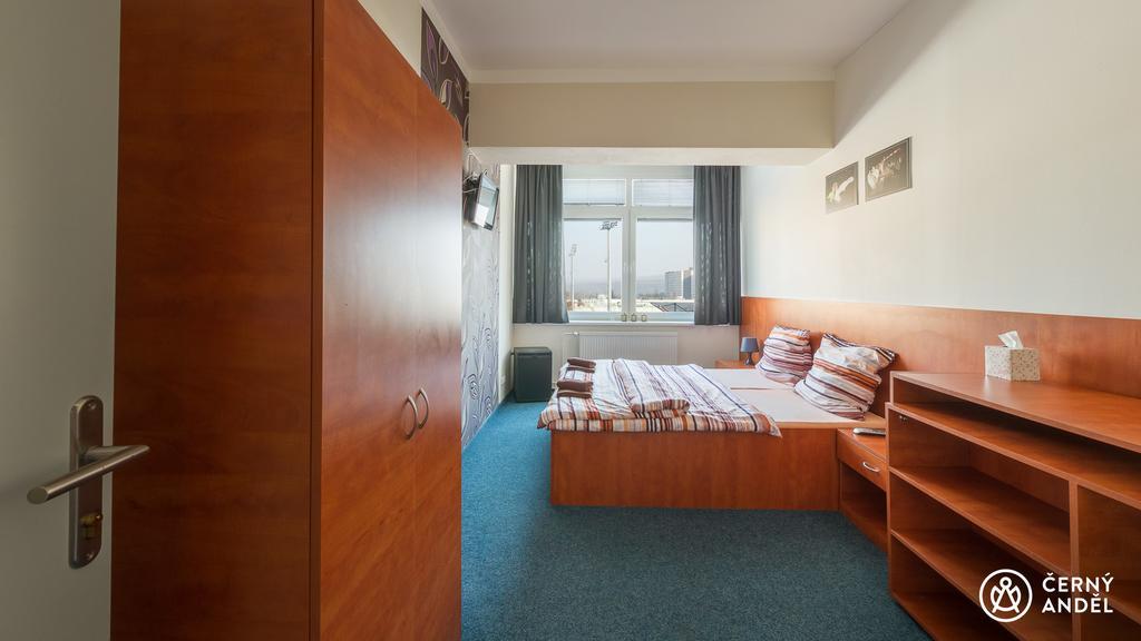 Cerny Andel Hotel Most Exterior foto