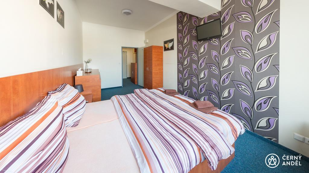Cerny Andel Hotel Most Exterior foto
