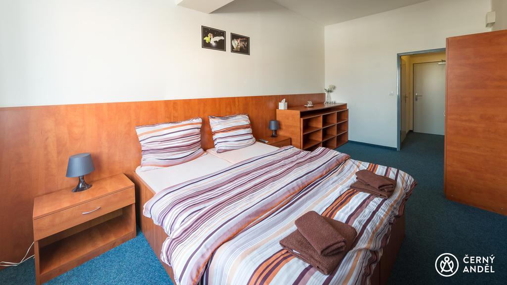 Cerny Andel Hotel Most Exterior foto